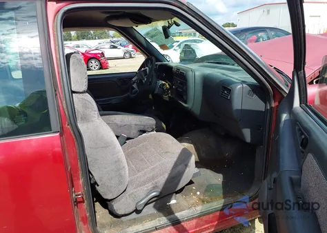 1996 Chevrolet S Truck S10 z USA, uszkodzony, nr VIN 1GCCS19X1T8191141